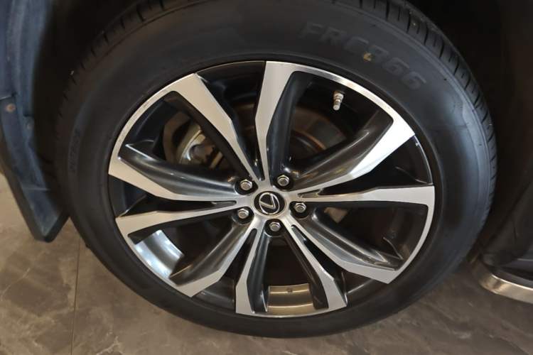 Used Lexus RX 2020 300 4x4 Elegant Edition China VI Right Rear Wheel Hub