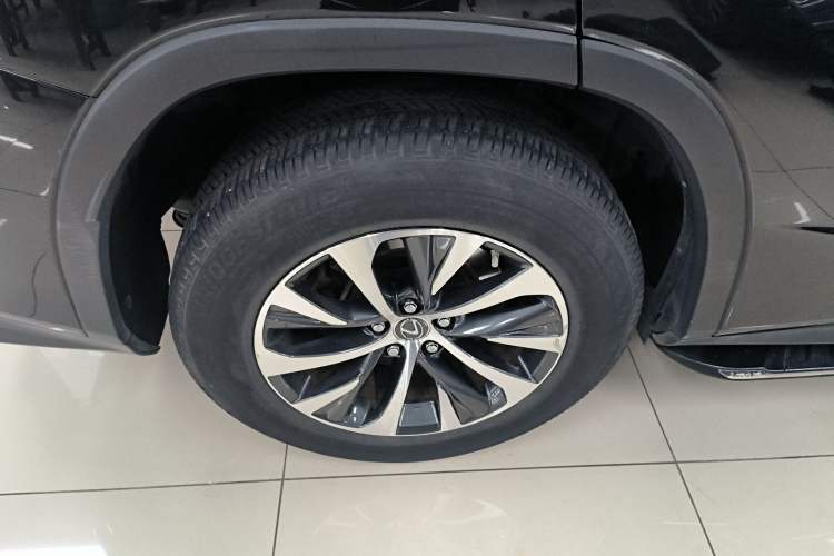 Used Lexus RX 2020 300 Two-Wheel Drive Elite Edition China VI Standard Right Rear Wheel Hub
