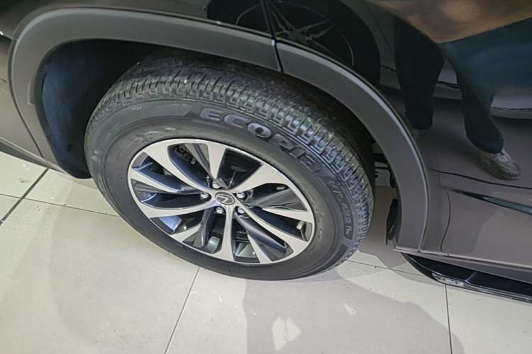 Used Lexus RX 2020 Revised Version 300 Two-Wheel Drive Comfort Edition Right Rear Wheel Hub