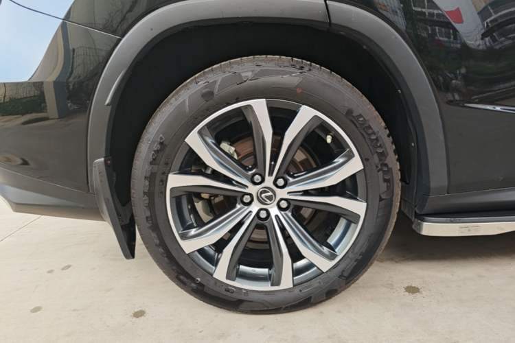 Used Lexus RX 2020 Facelifted 300 4x4 Elegant Edition Right Rear Wheel Hub