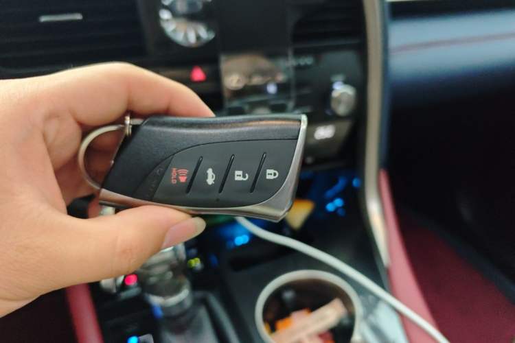 Used Lexus RX 2020 Facelifted 300 4x4 Elegant Edition Vehicle Key