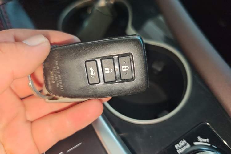 Used Lexus RX 2020 450h Four-Wheel Drive Elegant Edition China V Standard Vehicle Key
