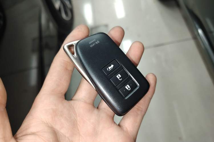 Used Lexus RX 2020 Facelifted 300 4x4 Elegant Edition Vehicle Key