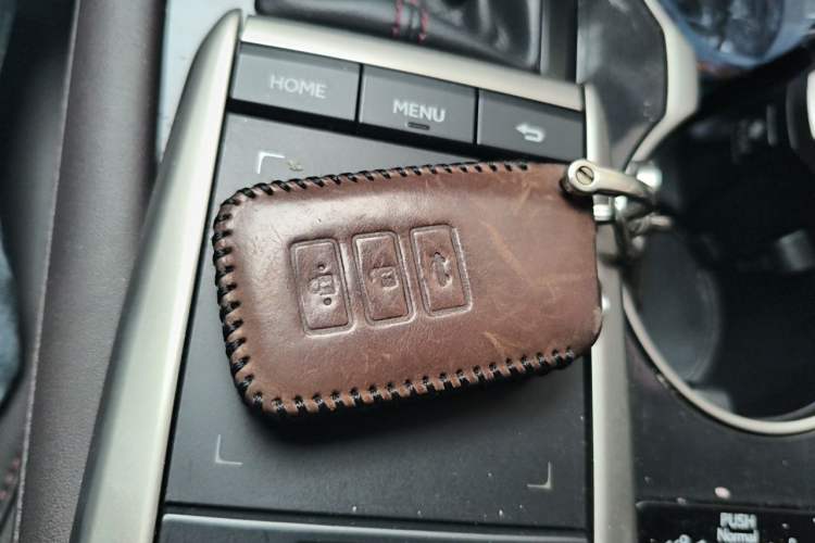 Used Lexus RX 2020 300 4x4 Elegant Edition China VI Vehicle Key