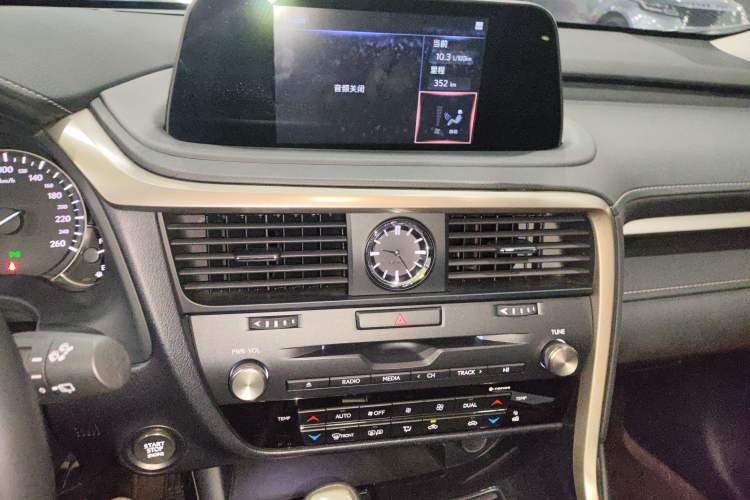 Used Lexus RX 2020 Revised Version 300 Two-Wheel Drive Elite Edition Audio And AC Panel