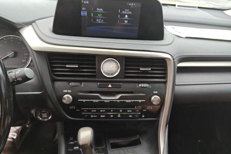 Used Lexus RX 2020 300 Two-Wheel Drive Elite Edition China VI Standard Audio And AC Panel