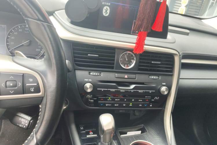 Used Lexus RX 2020 300 Two-Wheel Drive Elite Edition China VI Standard Audio And AC Panel