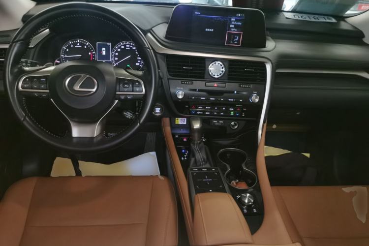 Used Lexus RX 2020 300 4x4 Elegant Edition China VI Center Console