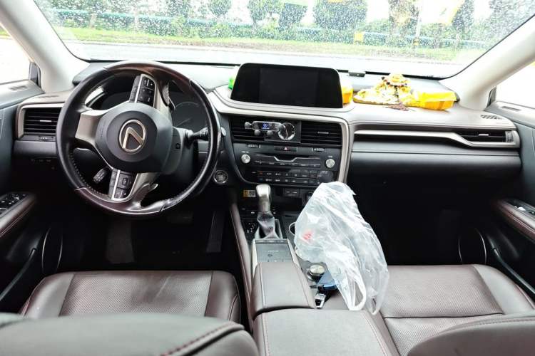 Used Lexus RX 2020 Facelifted 300 4x4 Elegant Edition Center Console