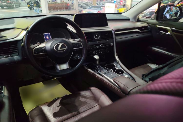 Used Lexus RX 2020 Facelifted 300 4x4 Elegant Edition Center Console
