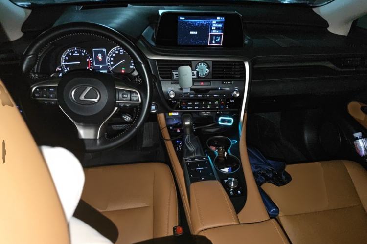 Used Lexus RX 2020 Facelifted 300 4x4 Elegant Edition Center Console