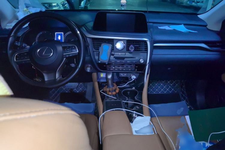 Used Lexus RX 2020 Facelifted 300 4x4 Elegant Edition Center Console