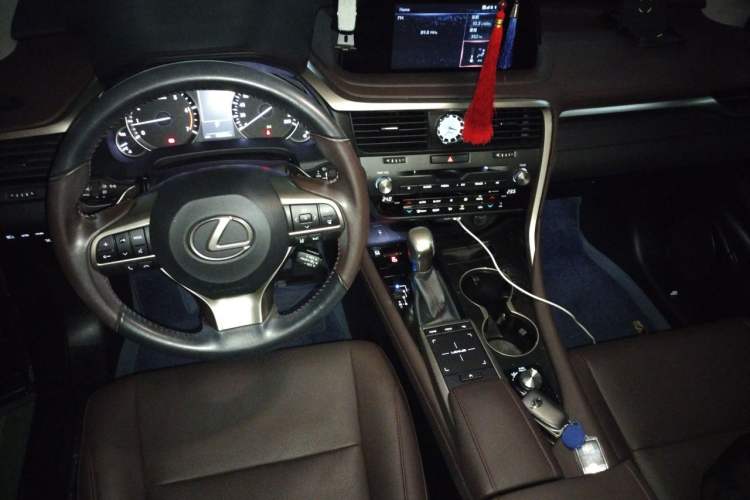 Used Lexus RX 2020 Facelifted 300 4x4 Elegant Edition Center Console