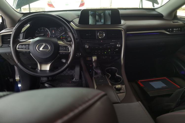Used Lexus RX 2020 Facelifted 300 4x4 Elegant Edition Center Console