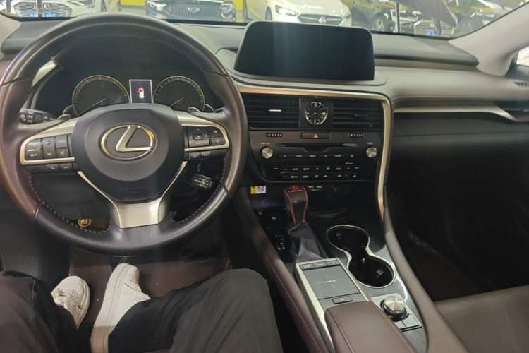 Used Lexus RX 2020 Facelifted 300 4x4 Elegant Edition Center Console