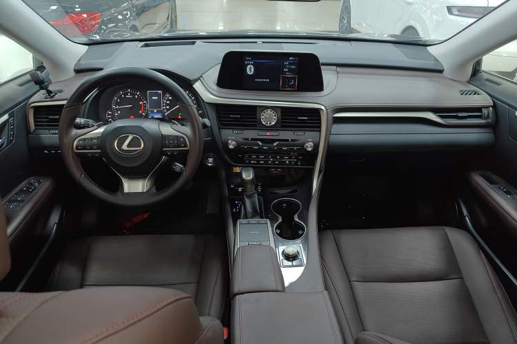 Used Lexus RX 2020 Facelifted 300 4x4 Elegant Edition Center Console