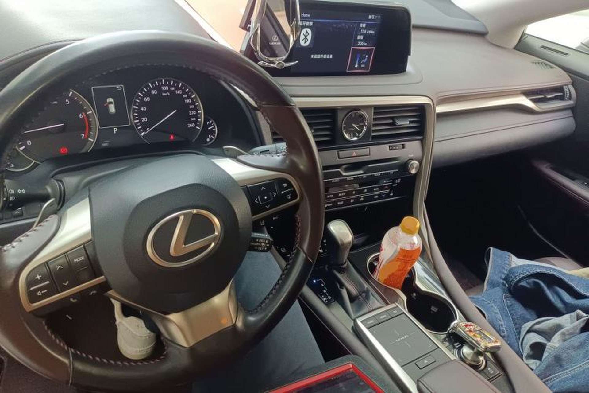 Used Lexus RX 2020 Facelifted 300 4x4 Elegant Edition Center Console