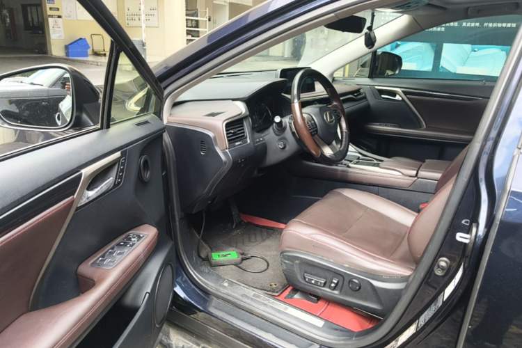 Used Lexus RX 2020 300 4x4 Elegant Edition China VI Driver Seat