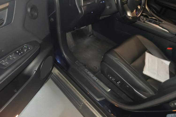 Used Lexus RX 2020 Revised Version 300 Two-Wheel Drive Elite Edition Driver Seat