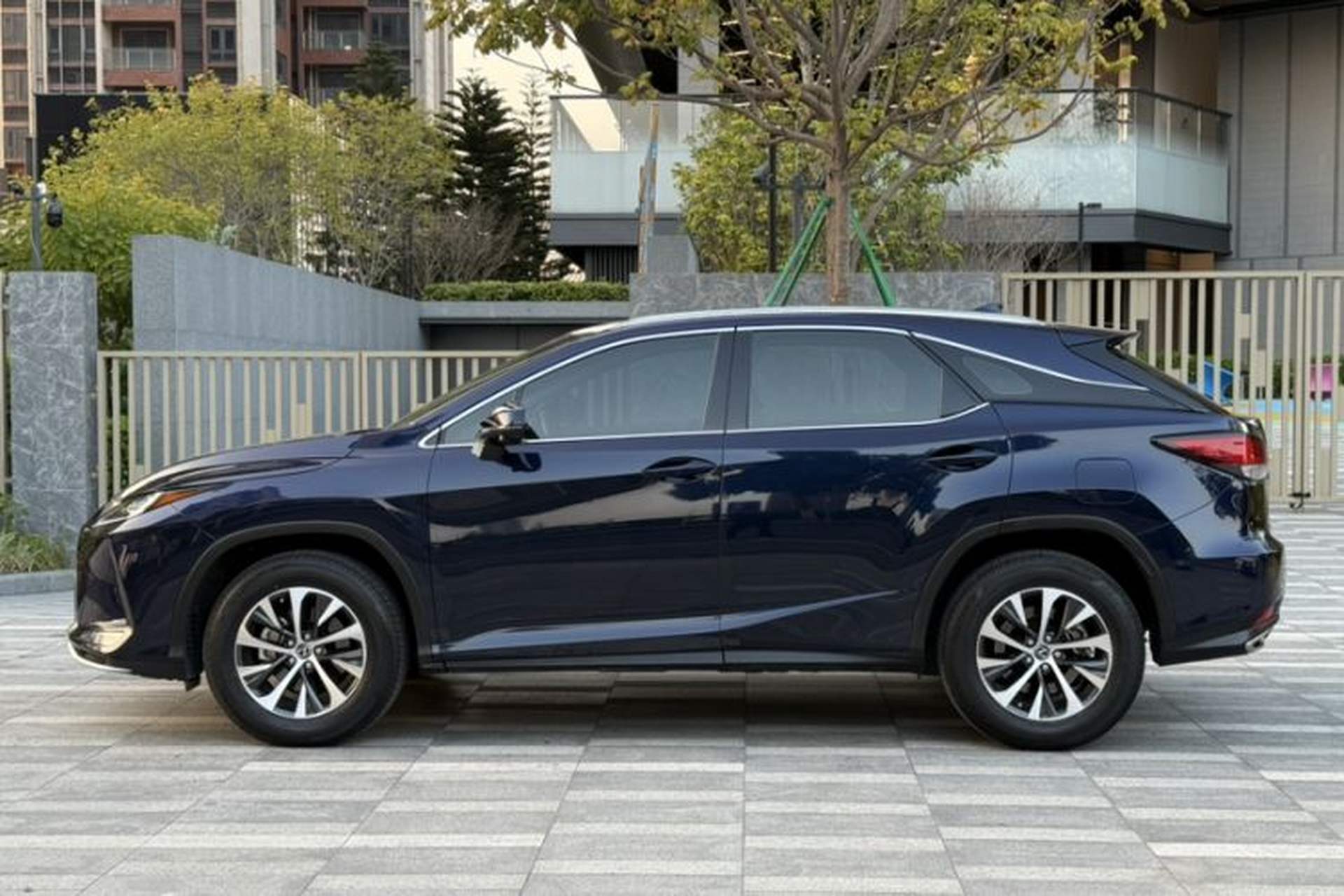 Used Lexus RX 2020 300 Two-Wheel Drive Elite Version China V Standard Exterior 3