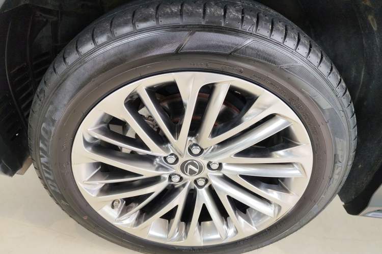 Used Lexus RX 2020 Revised Version 450hL Four-Wheel Drive Elegant Edition 7 Seats Exterior 4
