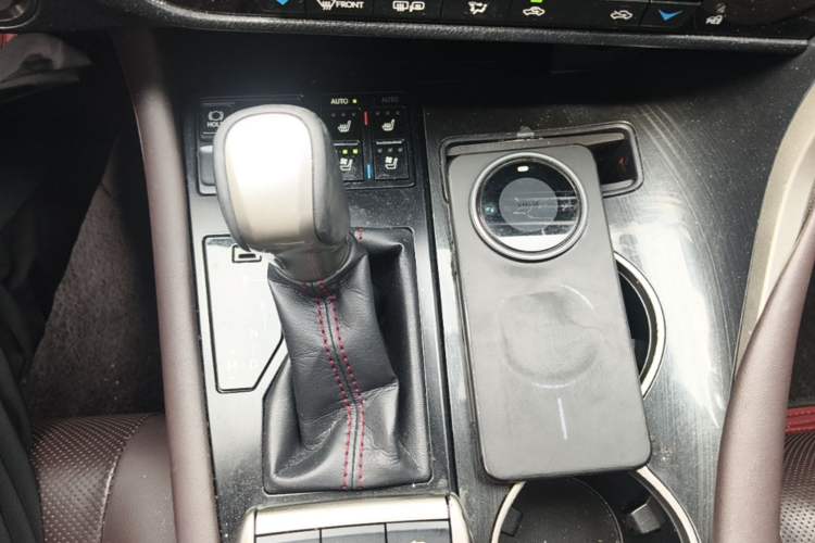 Used Lexus RX 2020 300 4x4 Elegant Edition China VI Gear Lever