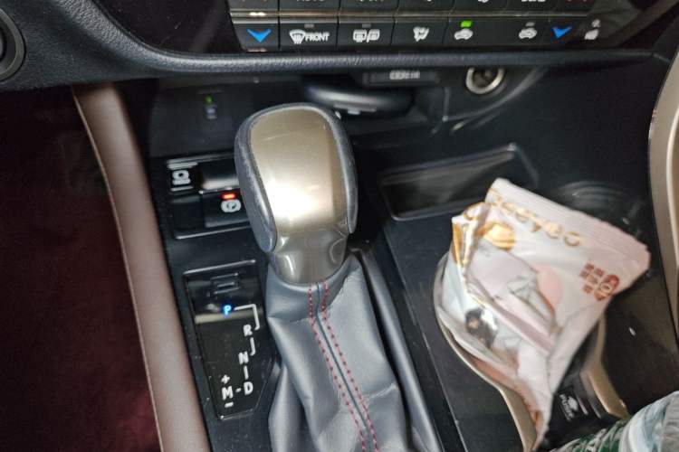 Used Lexus RX 2020 Revised Version 300 Two-Wheel Drive Comfort Edition Gear Lever
