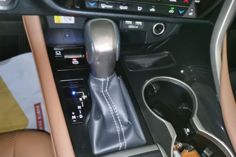 Used Lexus RX 2020 300 4x4 Elegant Edition China VI Gear Lever