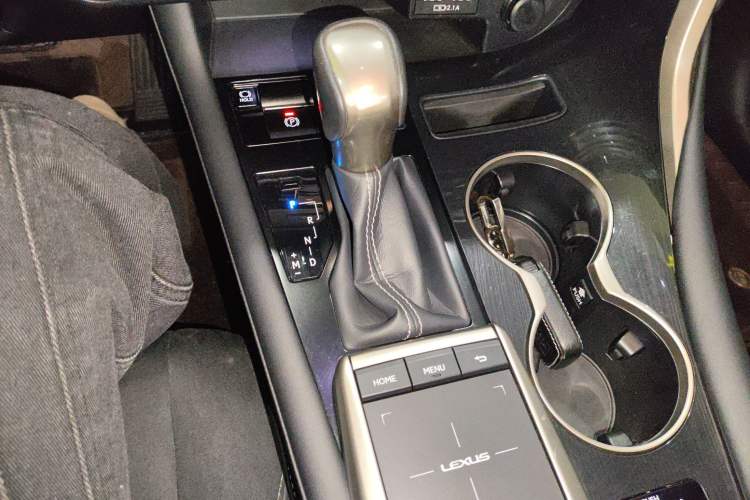 Used Lexus RX 2020 Revised Version 300 Two-Wheel Drive Elite Edition Gear Lever