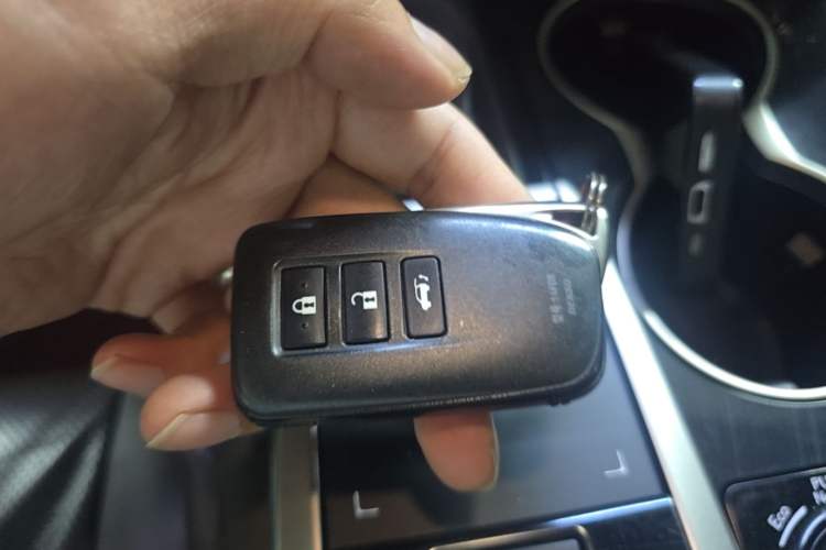 Used Lexus RX 2020 Facelifted 300 4x4 Elegant Edition Gear Lever