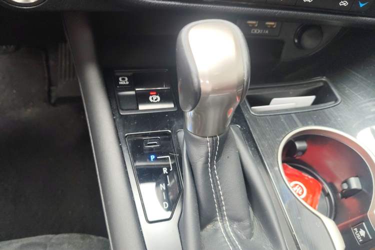 Used Lexus RX 2020 300 Two-Wheel Drive Elite Edition China VI Standard Gear Lever