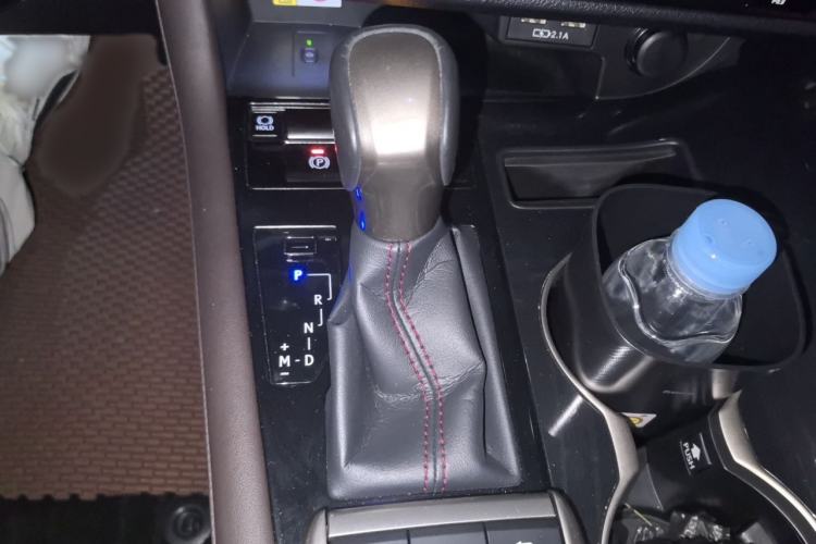 Used Lexus RX 2020 Facelifted 300 4x4 Elegant Edition Gear Lever