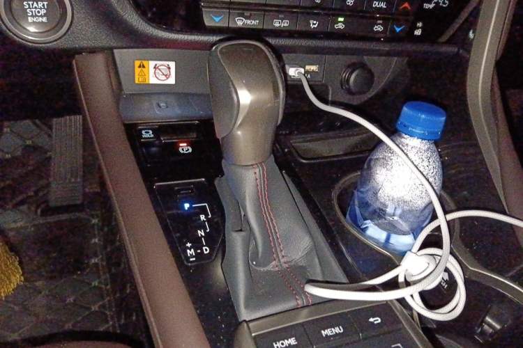 Used Lexus RX 2020 300 Two-Wheel Drive Comfort Edition China VI Standard Gear Lever