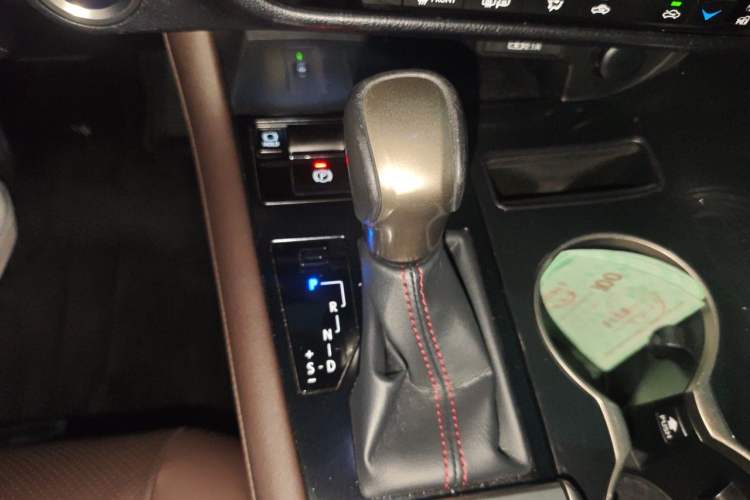 Used Lexus RX 2020 Revised Version 450h Four-Wheel Drive Elegant Edition Gear Lever
