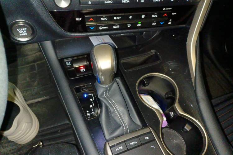 Used Lexus RX 2020 300 Two-Wheel Drive Elite Version China V Standard Gear Lever