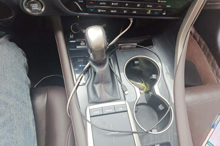 Used Lexus RX 2020 300 4x4 Elegant Edition China V Standard Gear Lever