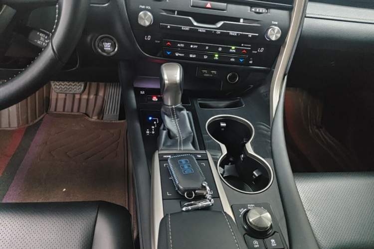 Used Lexus RX 2020 Revised Version 300 Two-Wheel Drive Elite Edition Gear Lever