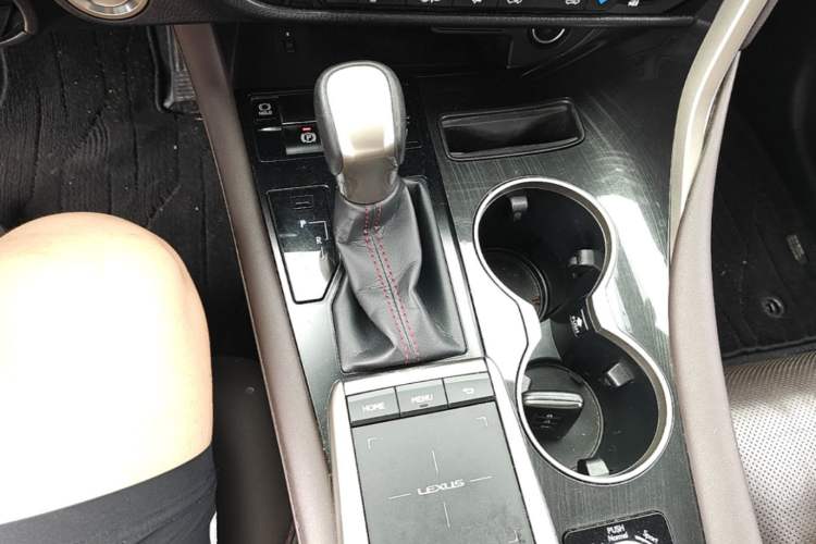 Used Lexus RX 2020 Revised Version 300 Two-Wheel Drive Comfort Edition Gear Lever