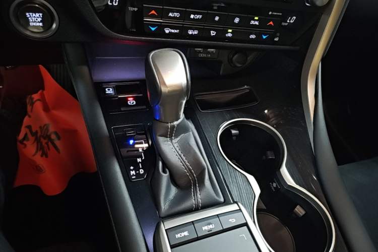Used Lexus RX 2020 Revised Version 300 Two-Wheel Drive Elite Edition Gear Lever