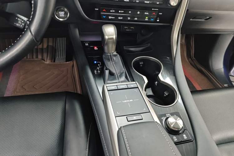 Used Lexus RX 2020 Revised Version 300 Two-Wheel Drive Elite Edition Gear Lever