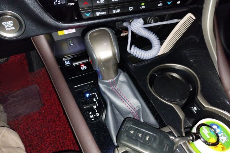 Used Lexus RX 2020 Facelifted 300 4x4 Elegant Edition Gear Lever