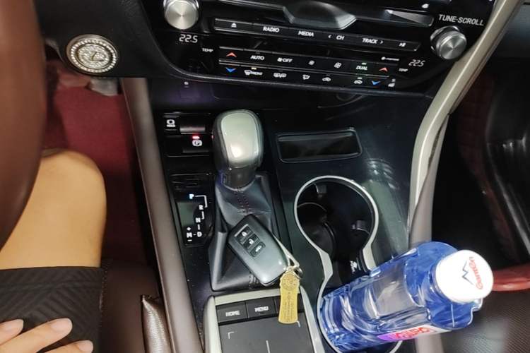 Used Lexus RX 2020 Facelifted 300 4x4 Elegant Edition Gear Lever