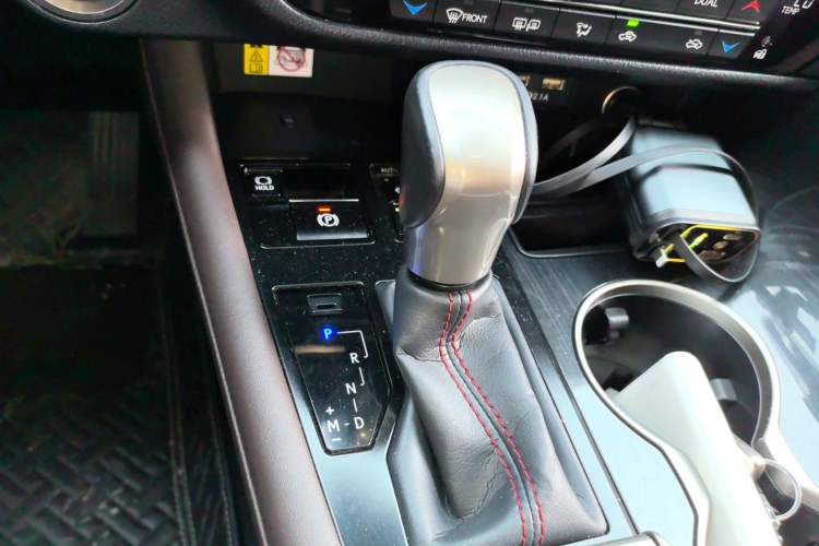 Used Lexus RX 2020 Revised Version 300 Two-Wheel Drive Comfort Edition Gear Lever