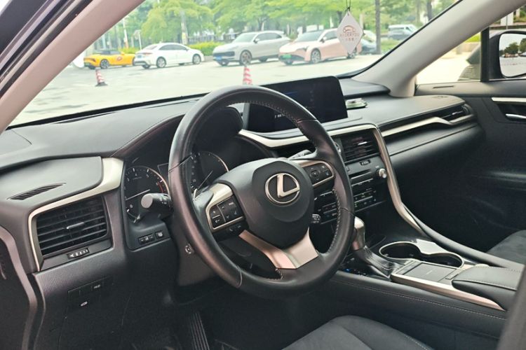 Used Lexus RX 2020 Revised Version 300 Two-Wheel Drive Elite Edition Interior 2