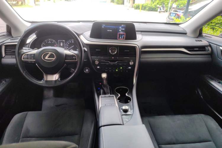 Used Lexus RX 2020 Revised Version 300 Two-Wheel Drive Elite Edition Interior 3
