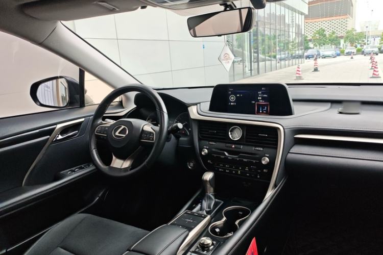Used Lexus RX 2020 Revised Version 300 Two-Wheel Drive Elite Edition Interior 6