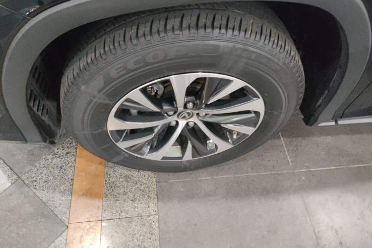 Used Lexus RX 2020 Revised Version 300 Two-Wheel Drive Elite Edition Left Front Wheel Hub