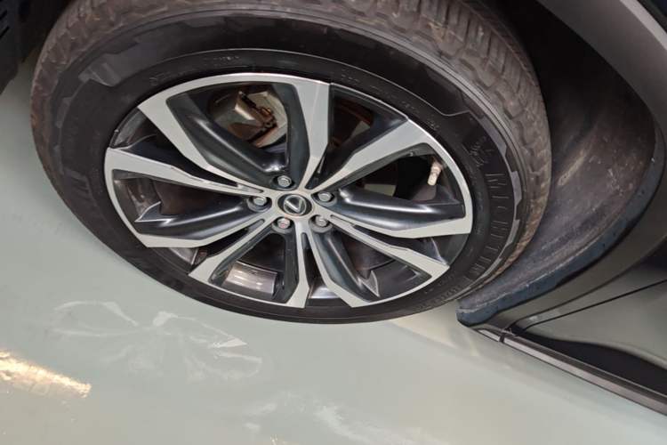Used Lexus RX 2020 Facelifted 300 4x4 Elegant Edition Left Front Wheel Hub