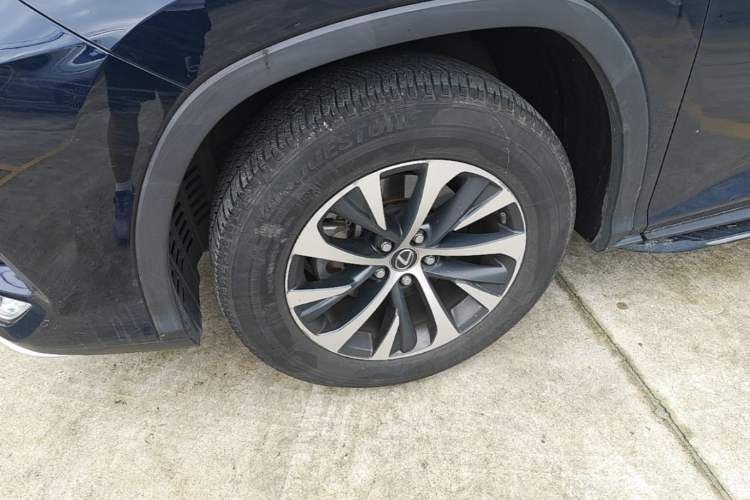 Used Lexus RX 2020 Revised Version 300 Two-Wheel Drive Comfort Edition Left Front Wheel Hub