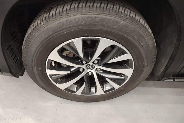 Used Lexus RX 2020 Revised Version 300 Two-Wheel Drive Elite Edition Left Front Wheel Hub